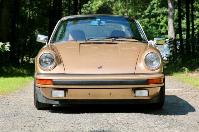 Porsche 911 1975 image number 1