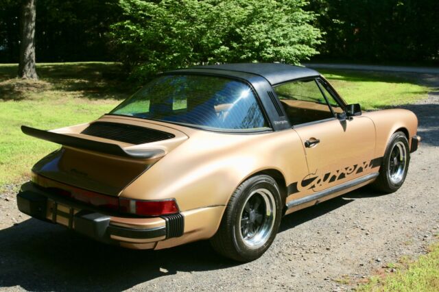 Porsche 911 1975 image number 10