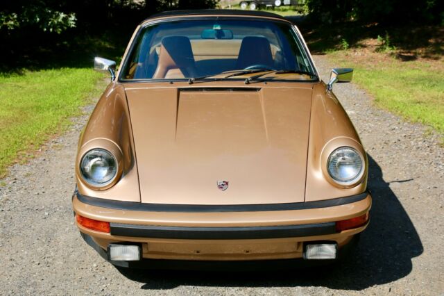 Porsche 911 1975 image number 2