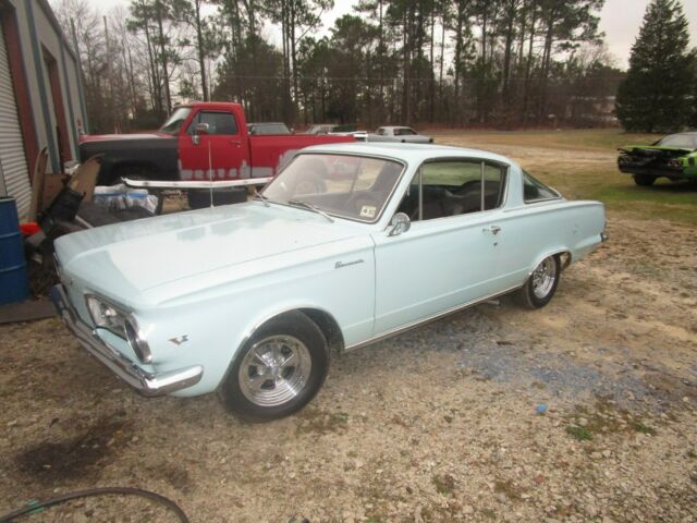 Plymouth Barracuda 1965 image number 4