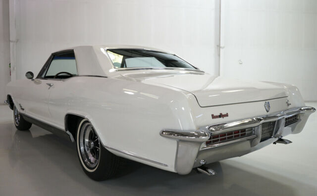 Buick Riviera 1965 image number 25