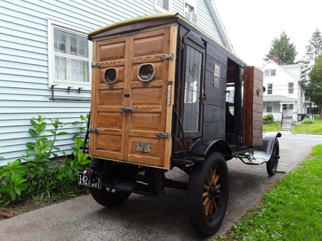 Ford Model T 1923 image number 1