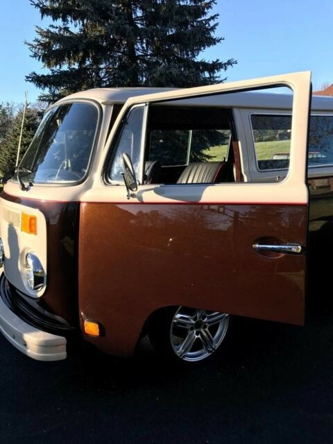 Volkswagen Bus/Vanagon 1977 image number 7