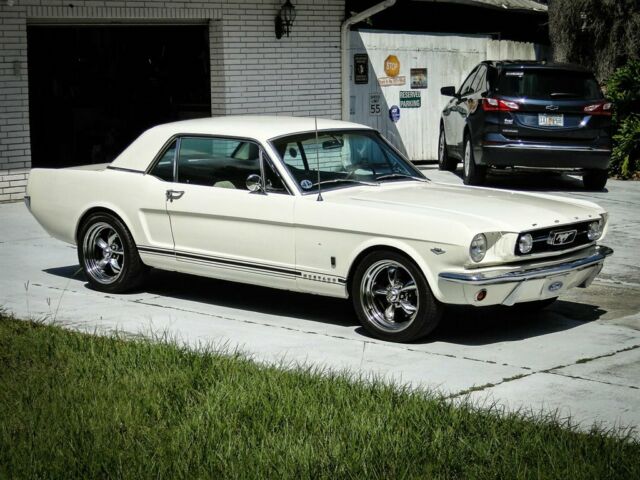 Ford Mustang 1966 image number 13