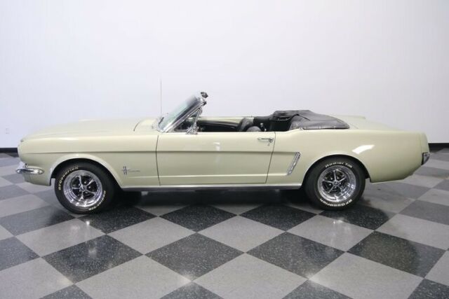 Ford Mustang 1965 image number 2