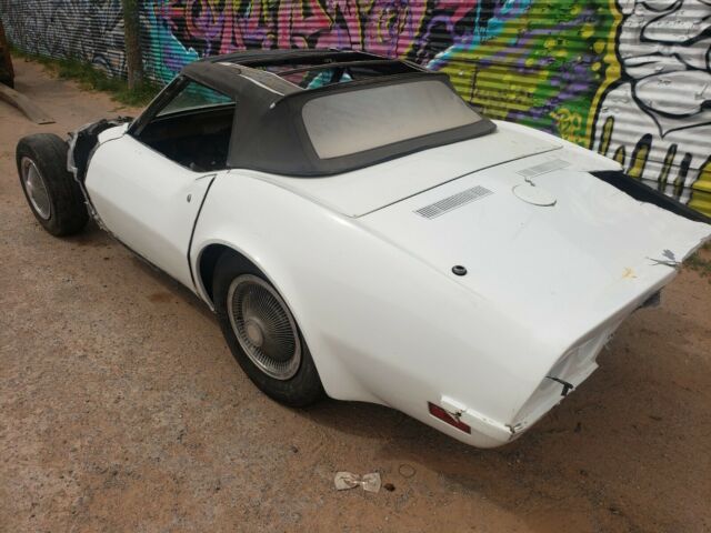 Chevrolet Corvette 1971 image number 17