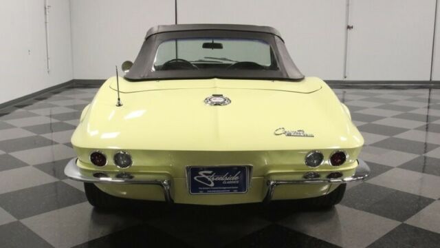 Chevrolet Corvette 1965 image number 11