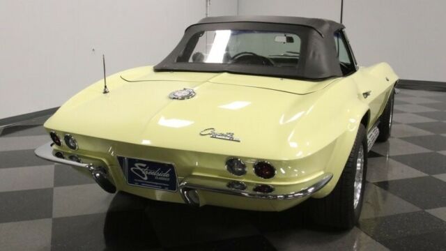 Chevrolet Corvette 1965 image number 12