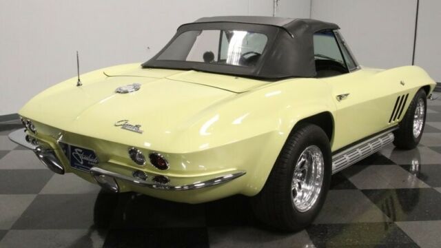 Chevrolet Corvette 1965 image number 13