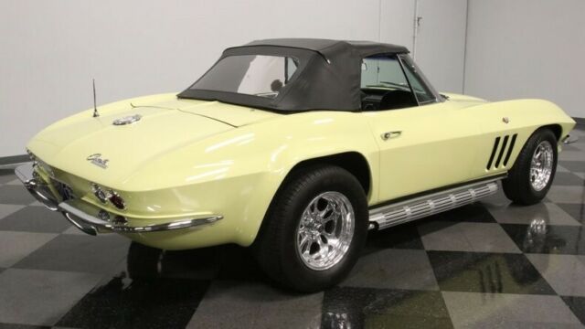 Chevrolet Corvette 1965 image number 14