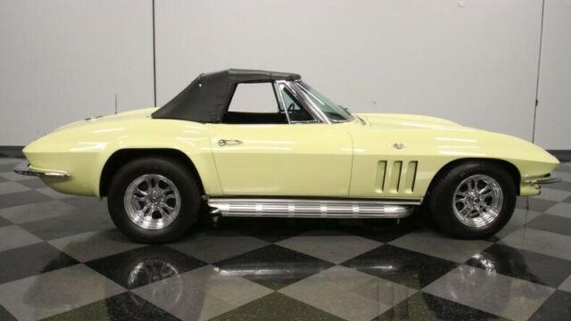 Chevrolet Corvette 1965 image number 15