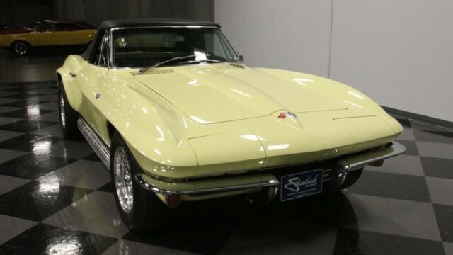 Chevrolet Corvette 1965 image number 18