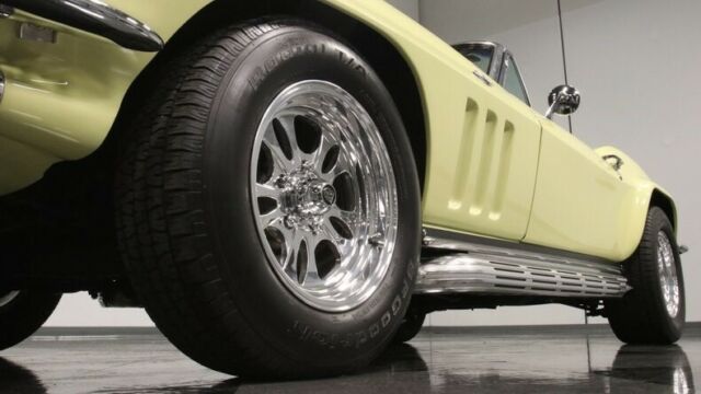 Chevrolet Corvette 1965 image number 23