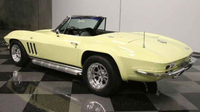 Chevrolet Corvette 1965 image number 32