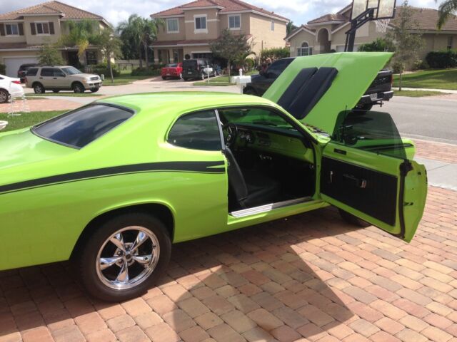 Plymouth Duster 1970 image number 28