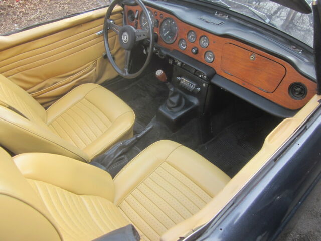 Triumph TR-6 1970 image number 33