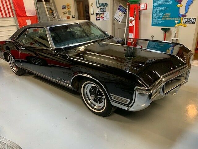 Buick Riviera 1969 image number 1