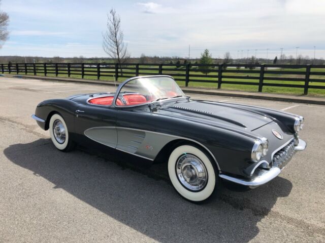 Chevrolet Corvette 1958 image number 3