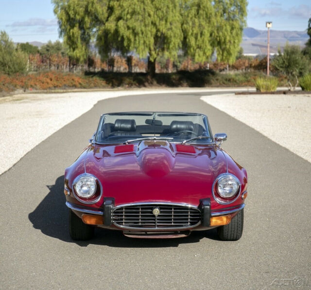 Jaguar E-Type 1973 image number 7