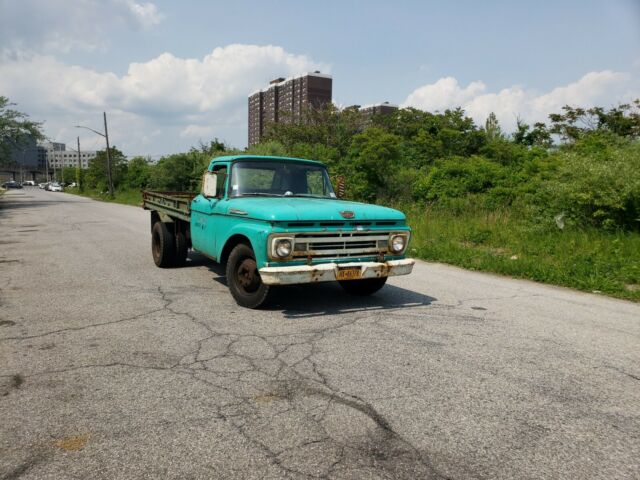 Ford F-350 1962 image number 1