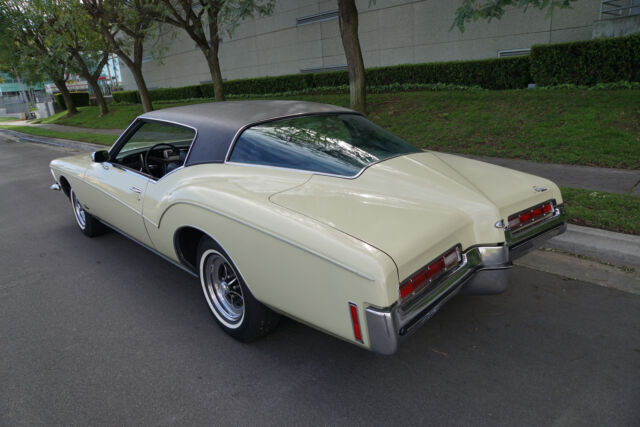 Buick Riviera 2 Door Boat Tail Hardtop with 25K original 1972 image number 38