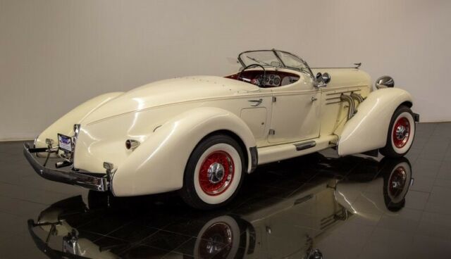 Cord 866 Boattail Speedster Replica 1976 image number 20