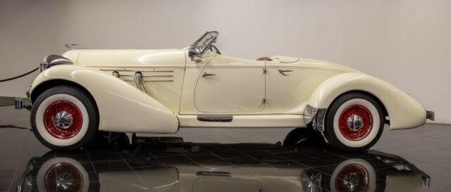 Cord 866 Boattail Speedster Replica 1976 image number 5