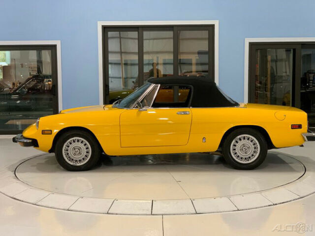 Alfa Romeo 1300 Spider 1974 image number 1