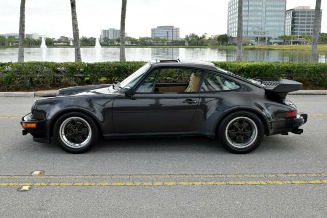 Porsche 930 1979 image number 2