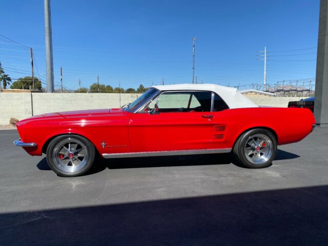 Ford Mustang 1967 image number 2