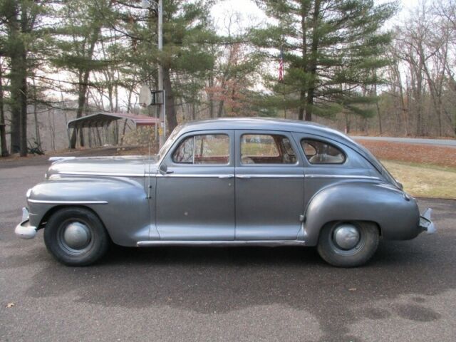 Plymouth Sedan 1948 image number 1