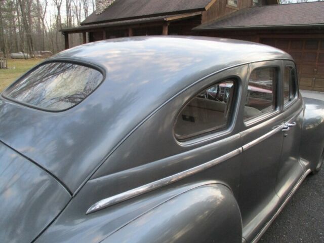 Plymouth Sedan 1948 image number 23