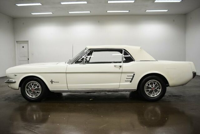 Ford Mustang 1966 image number 28