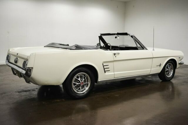 Ford Mustang 1966 image number 7