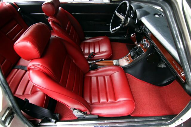 Alfa Romeo GTV 1969 image number 31