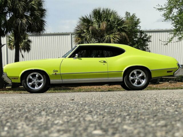 Oldsmobile Cutlass 1970 image number 29