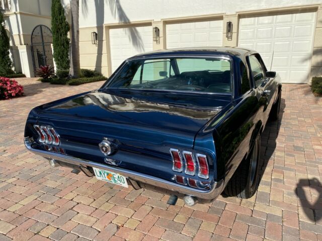 Ford Mustang 1967 image number 18