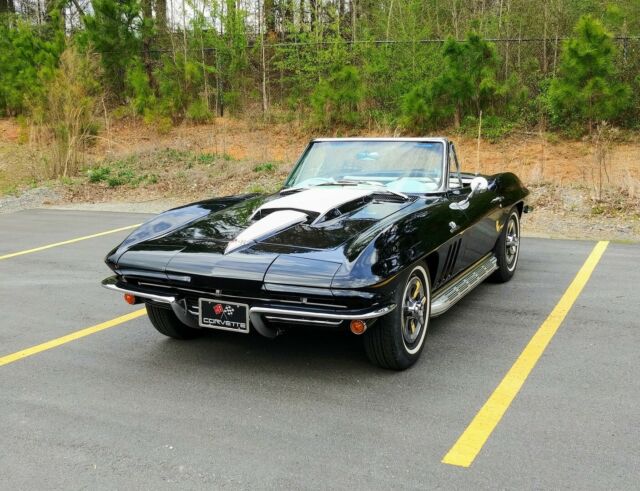 Chevrolet Corvette 1965 image number 1