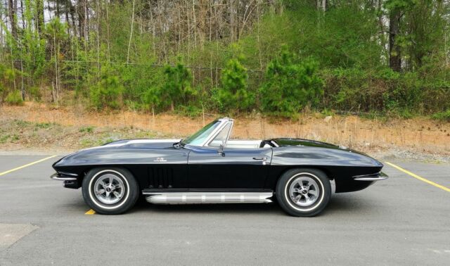 Chevrolet Corvette 1965 image number 14