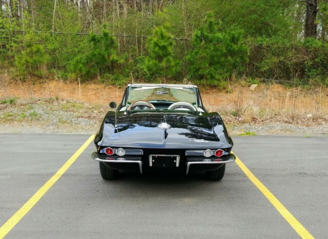 Chevrolet Corvette 1965 image number 16