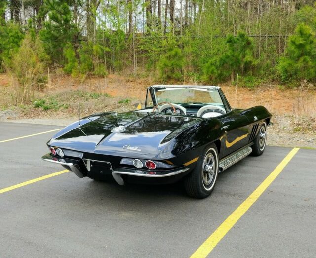 Chevrolet Corvette 1965 image number 18