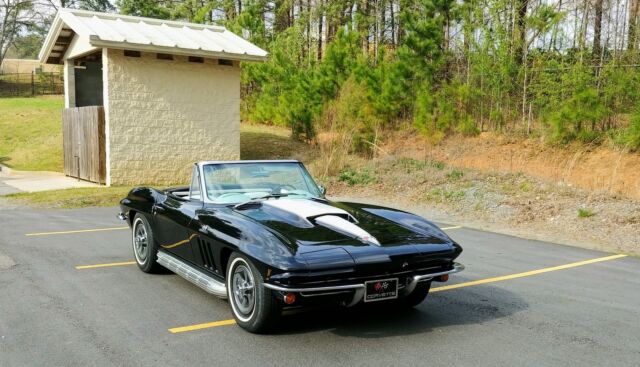 Chevrolet Corvette 1965 image number 32