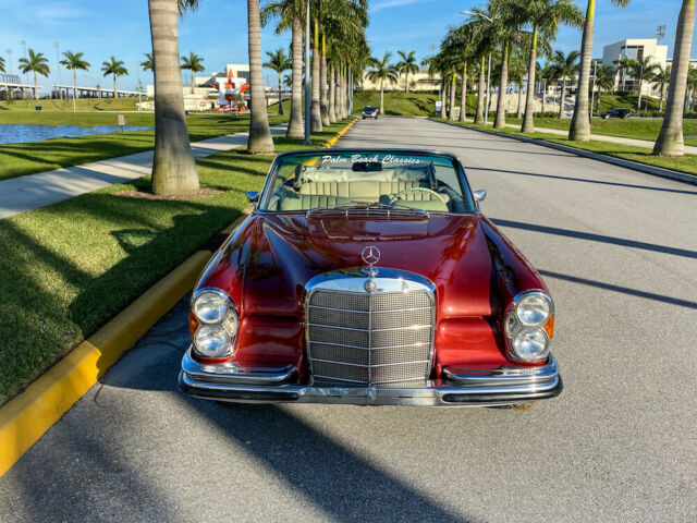 Mercedes-Benz 200-Series 1967 image number 1