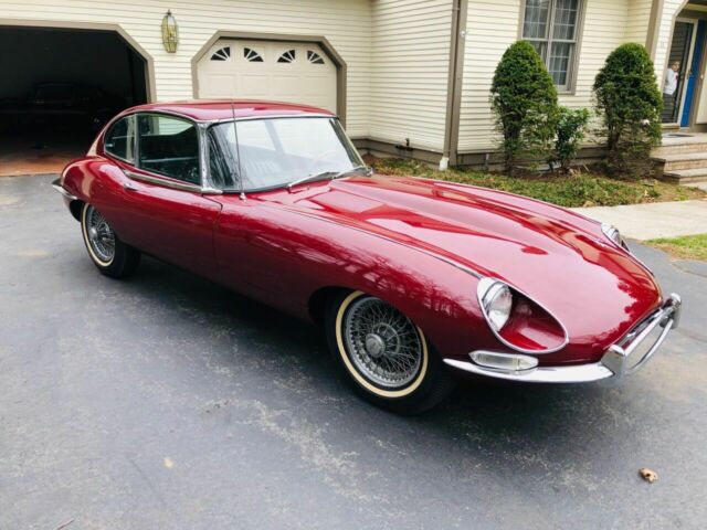 Jaguar E-Type 1968 image number 1