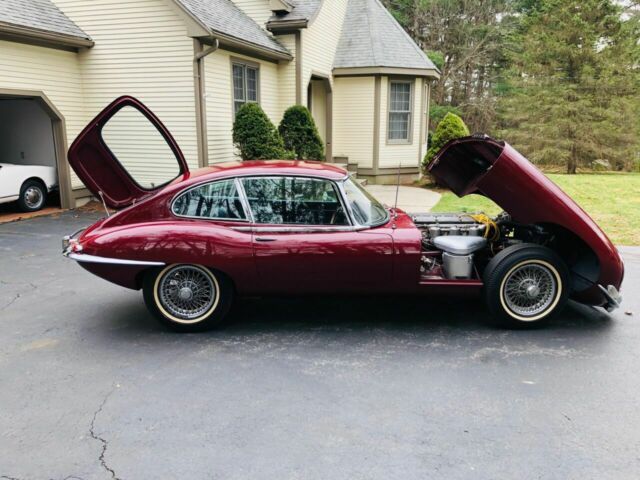 Jaguar E-Type 1968 image number 31