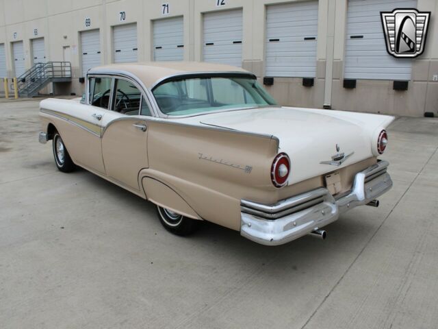 Ford Fairlane 1957 image number 3