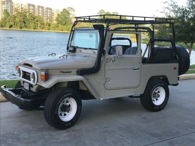 Toyota Land Cruiser 1978 image number 2