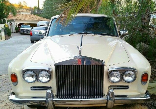 Rolls-Royce Silver Shadow 1972 image number 18