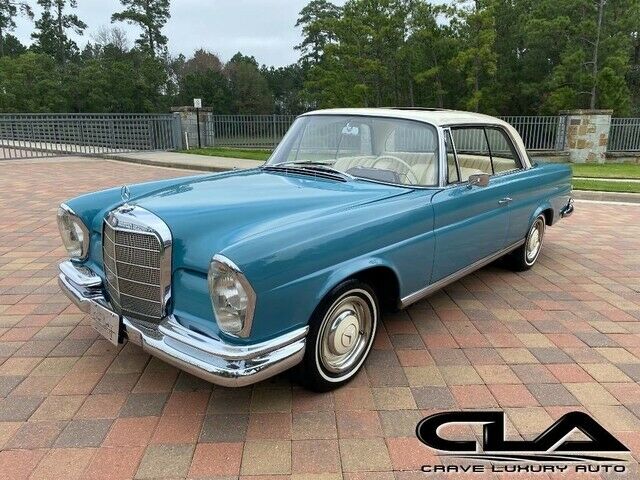 Mercedes-Benz 250SE/C Coupe 1966 image number 0