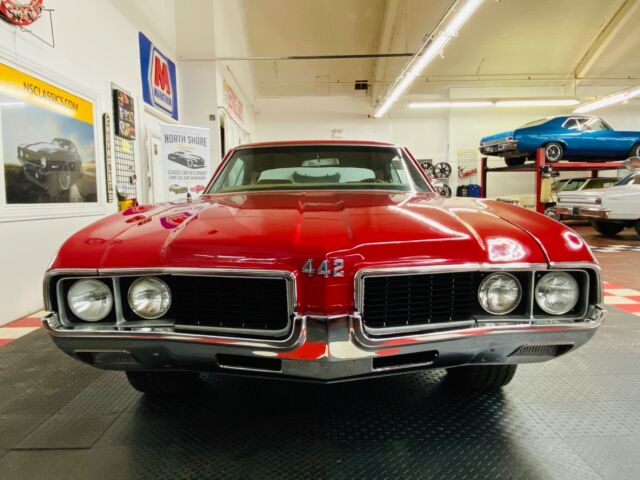 Oldsmobile Cutlass 1969 image number 27